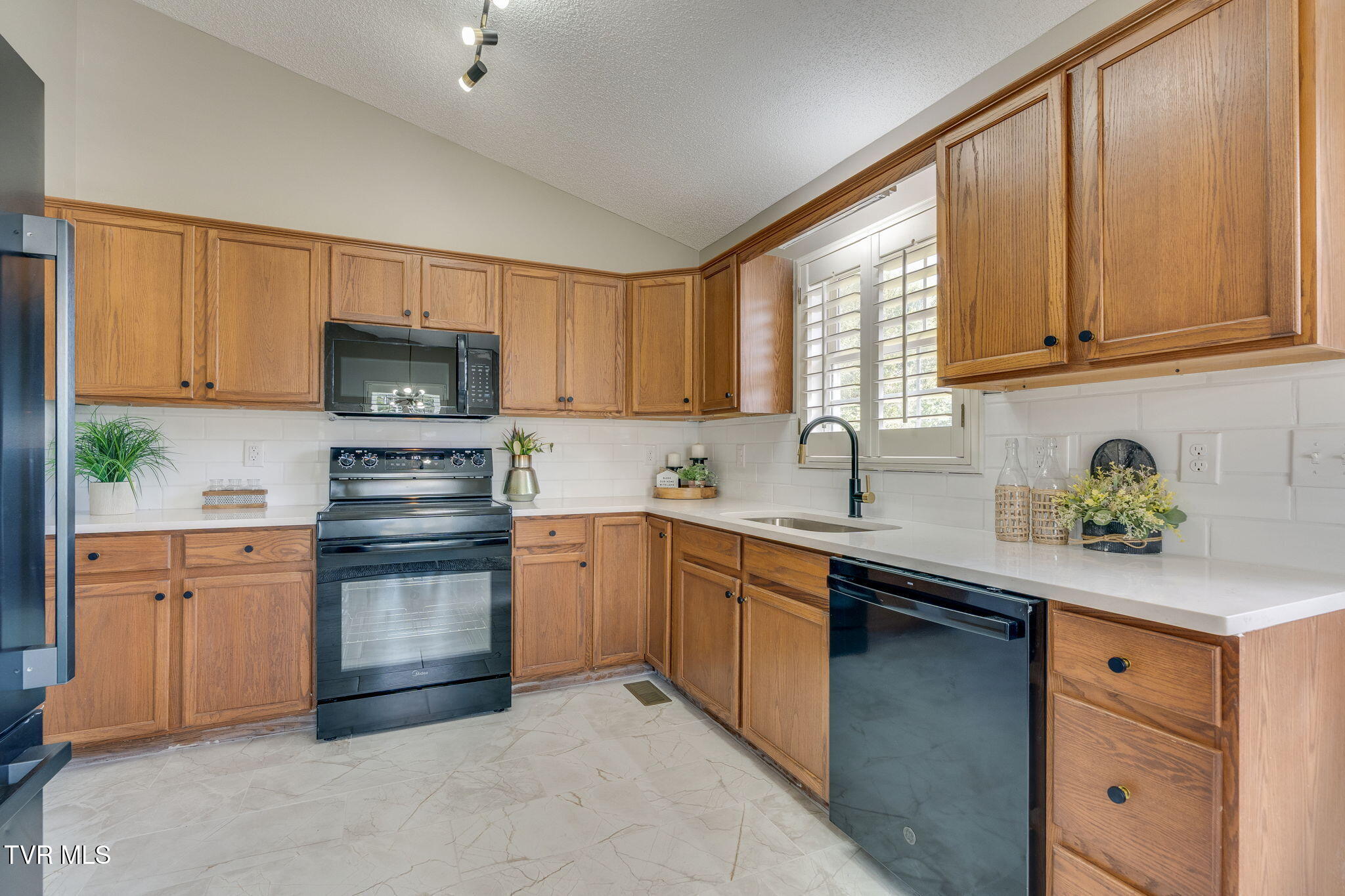 115 Mockingbird Place