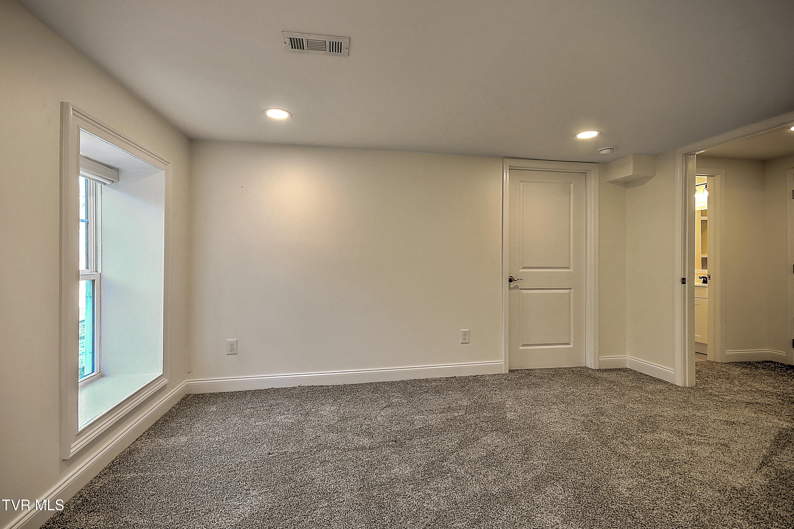249 Oak View Circle, Bristol