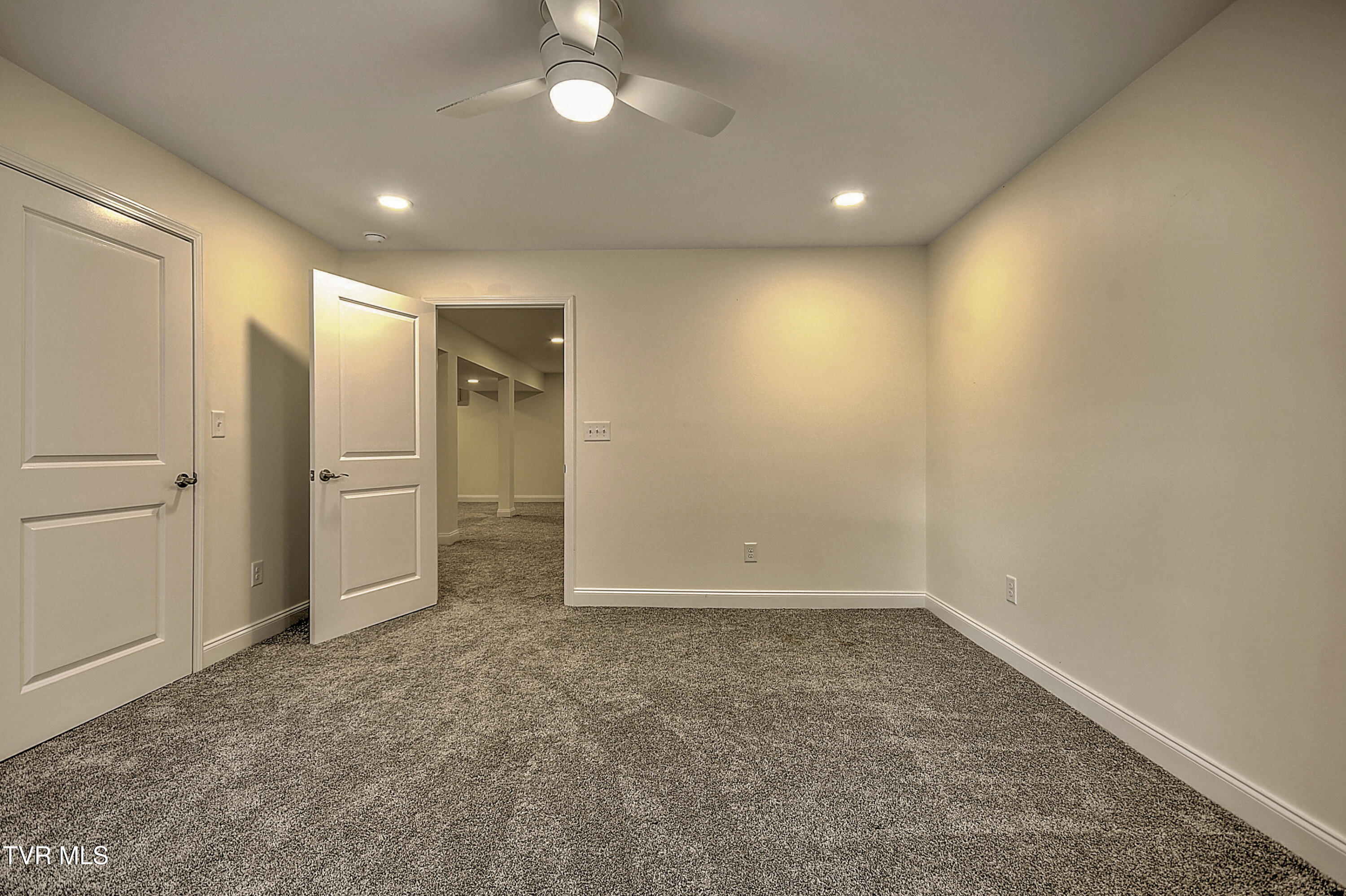 249 Oak View Circle, Bristol