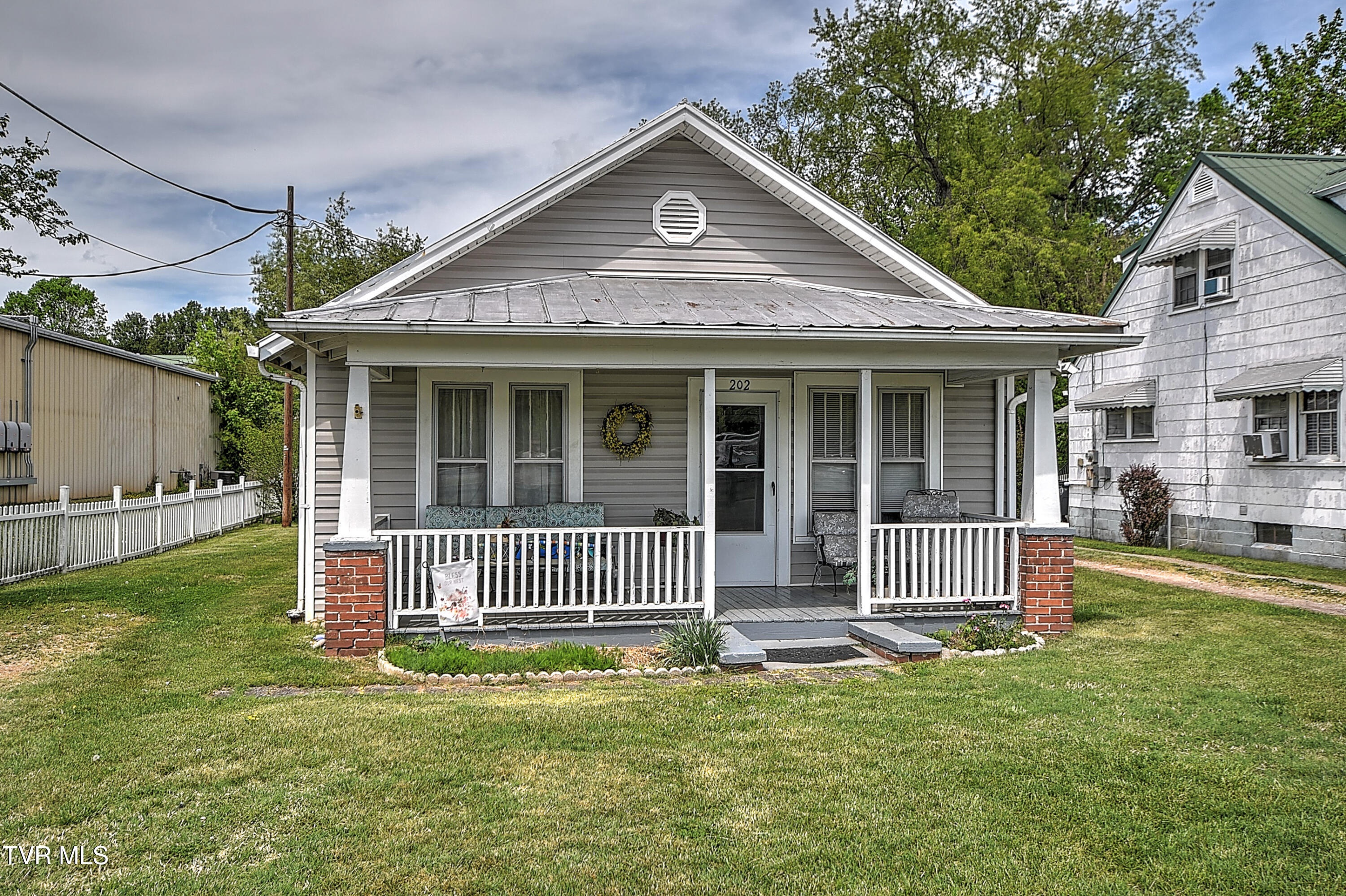 200 & 202 West Main Street