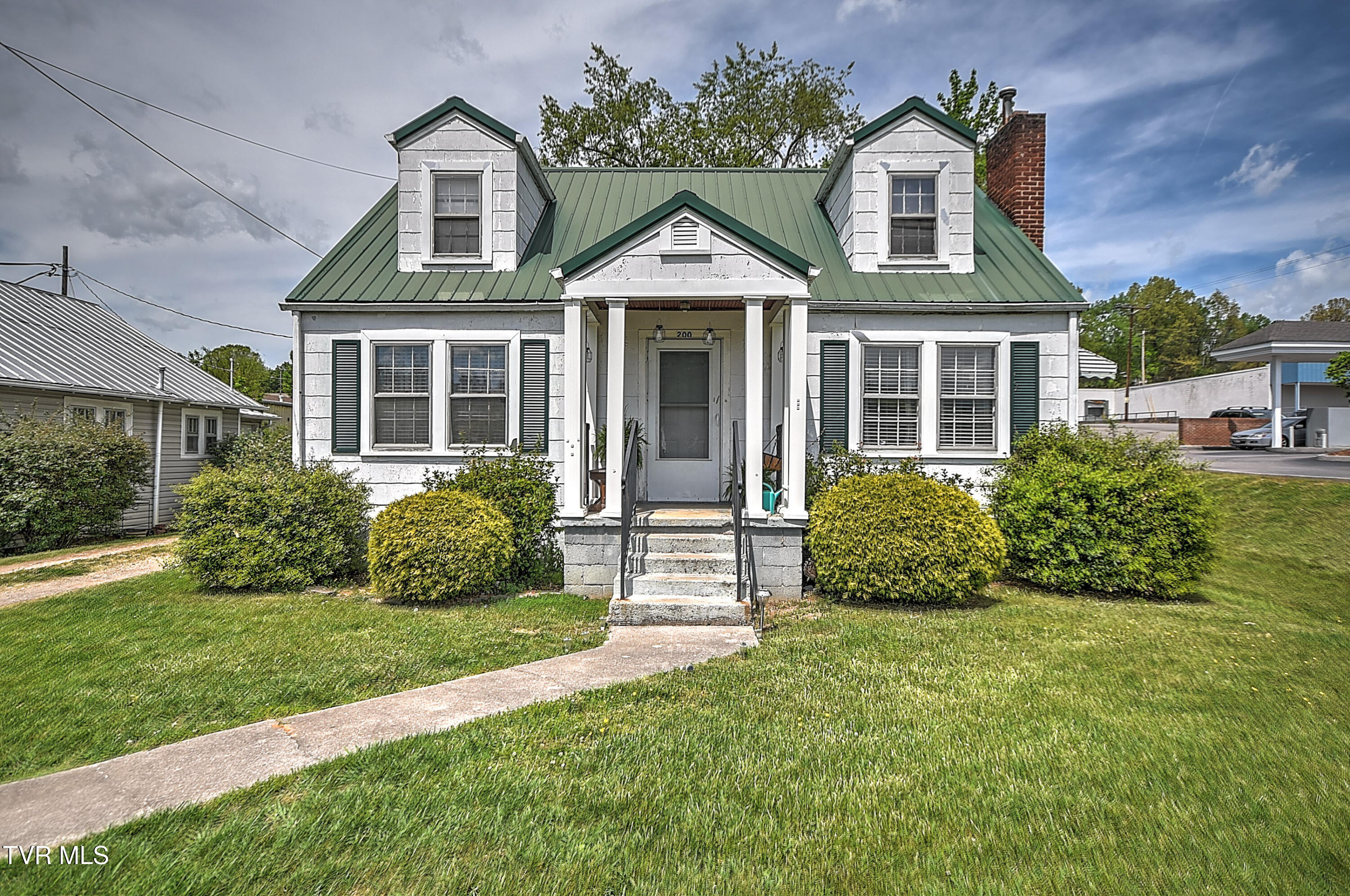 200 & 202 West Main Street