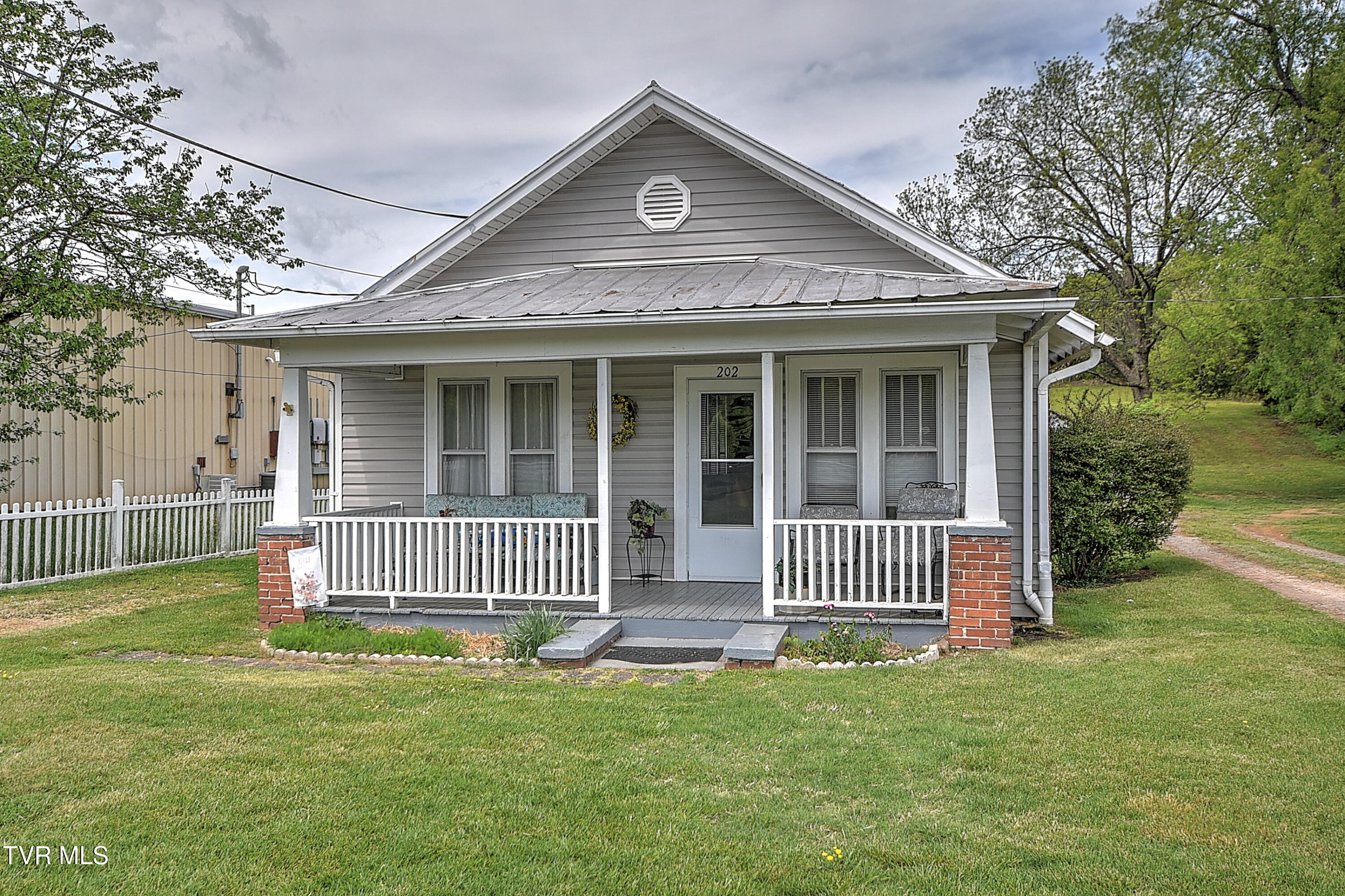 200 & 202 West Main Street