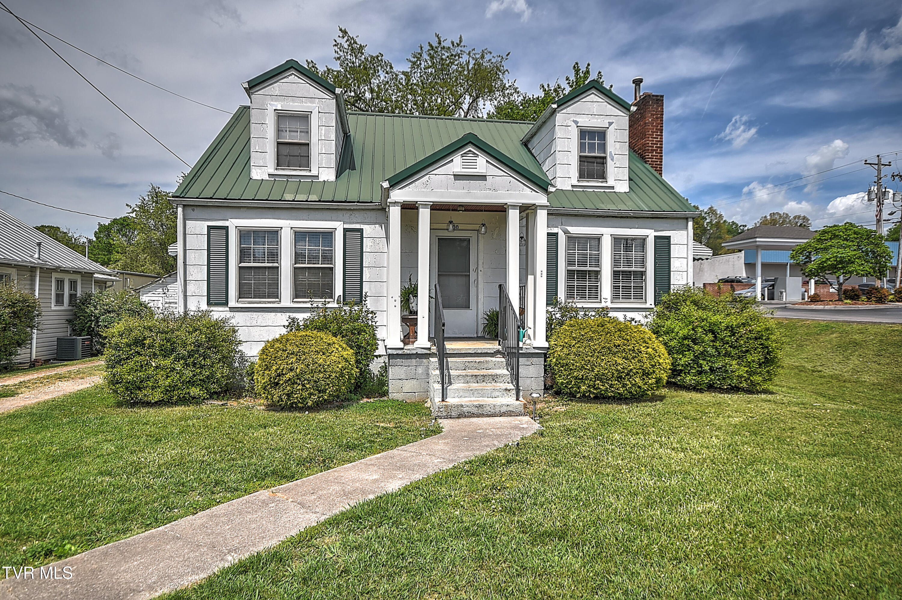 200 & 202 West Main Street