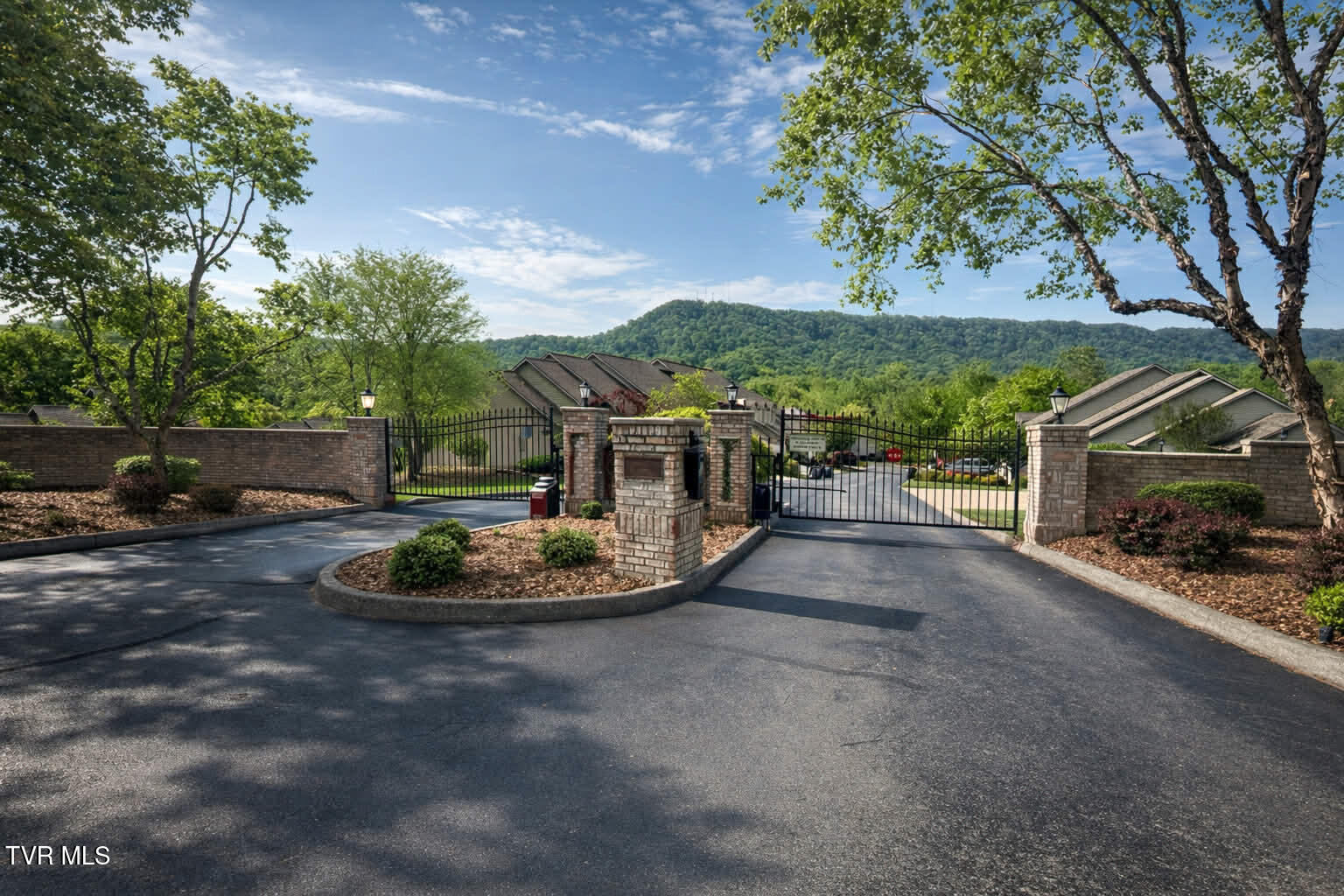 1911 Birchfield Pvt Court