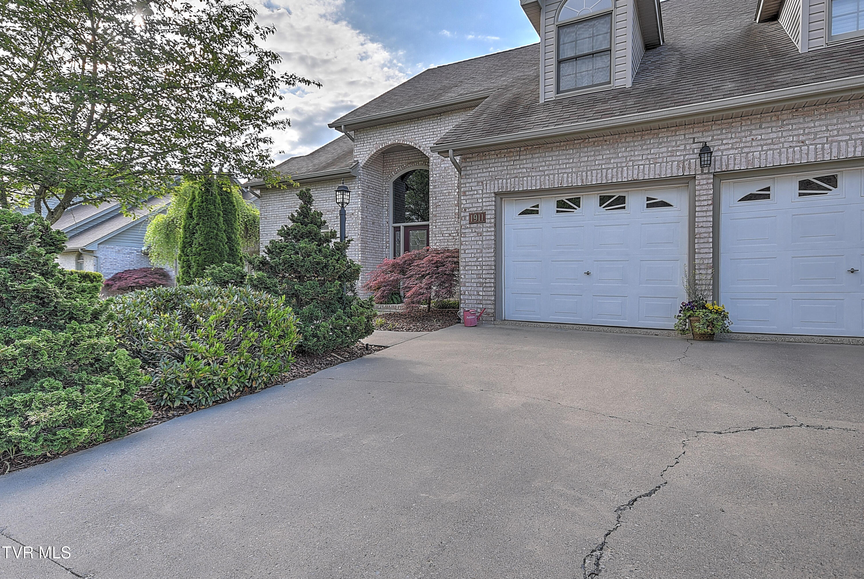 1911 Birchfield Pvt Court