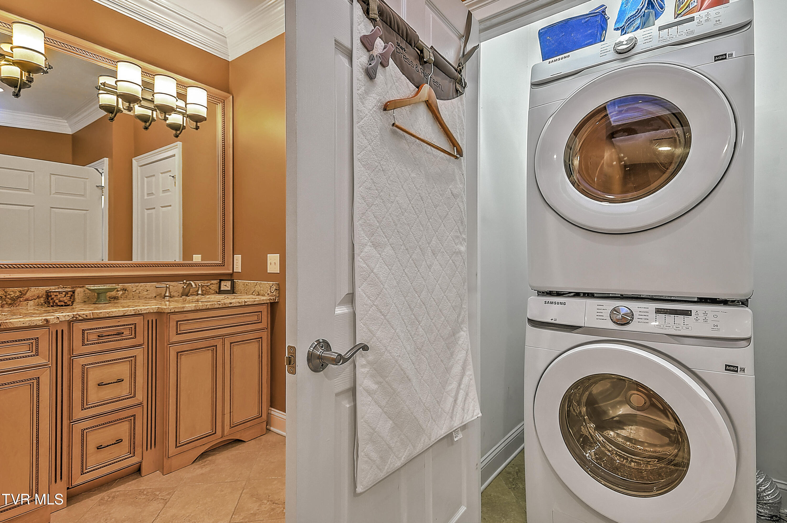 1911 Birchfield Pvt Court