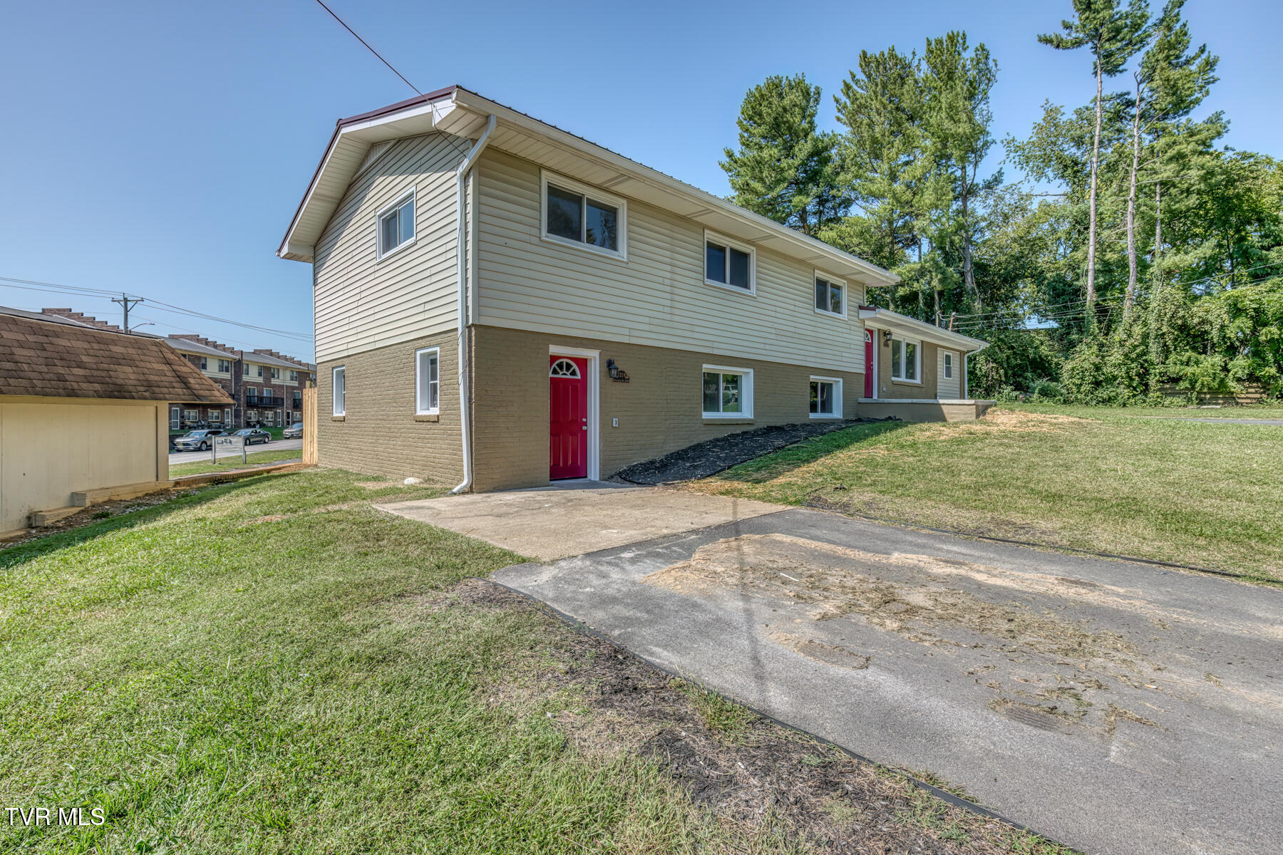 1216 Norway Street