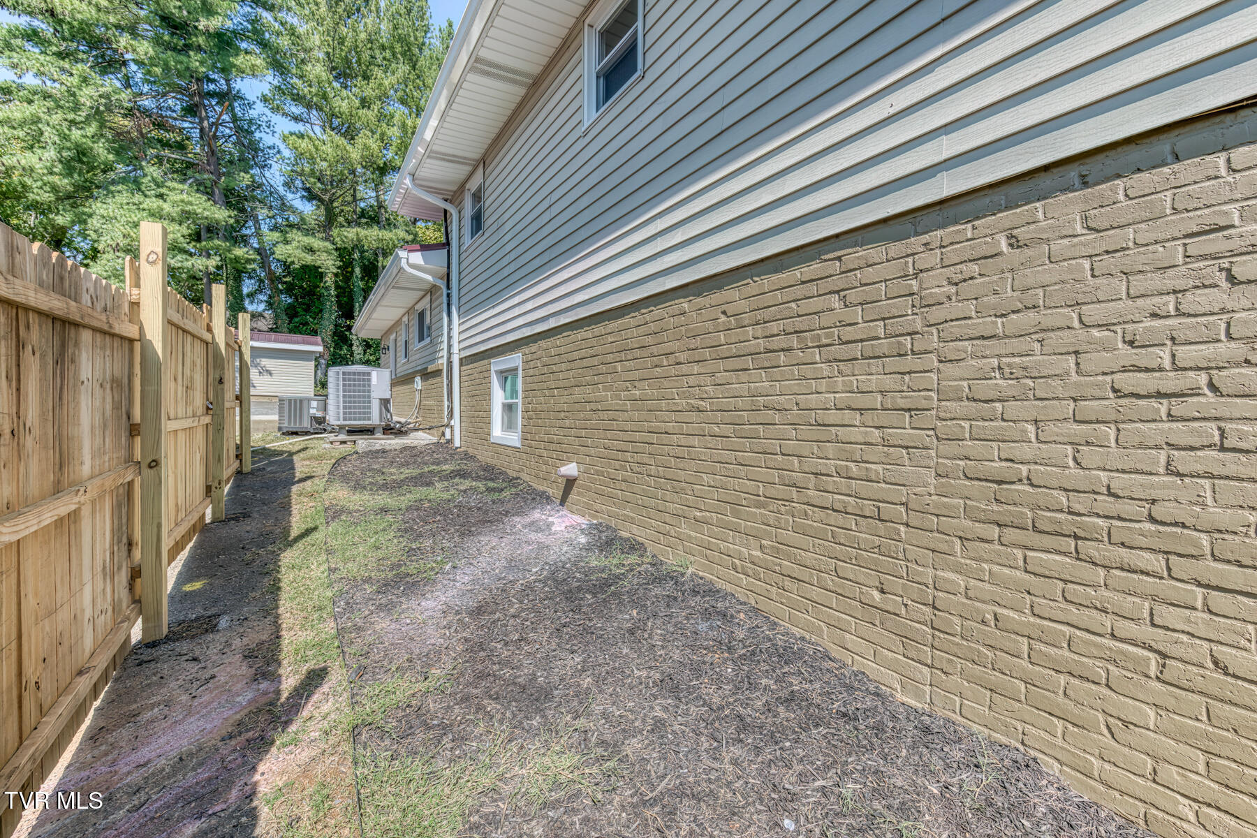 1216 Norway Street