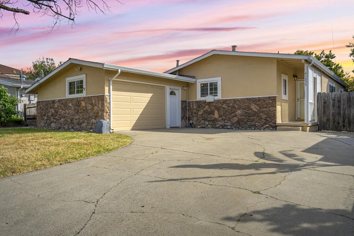 41235 Norman Court