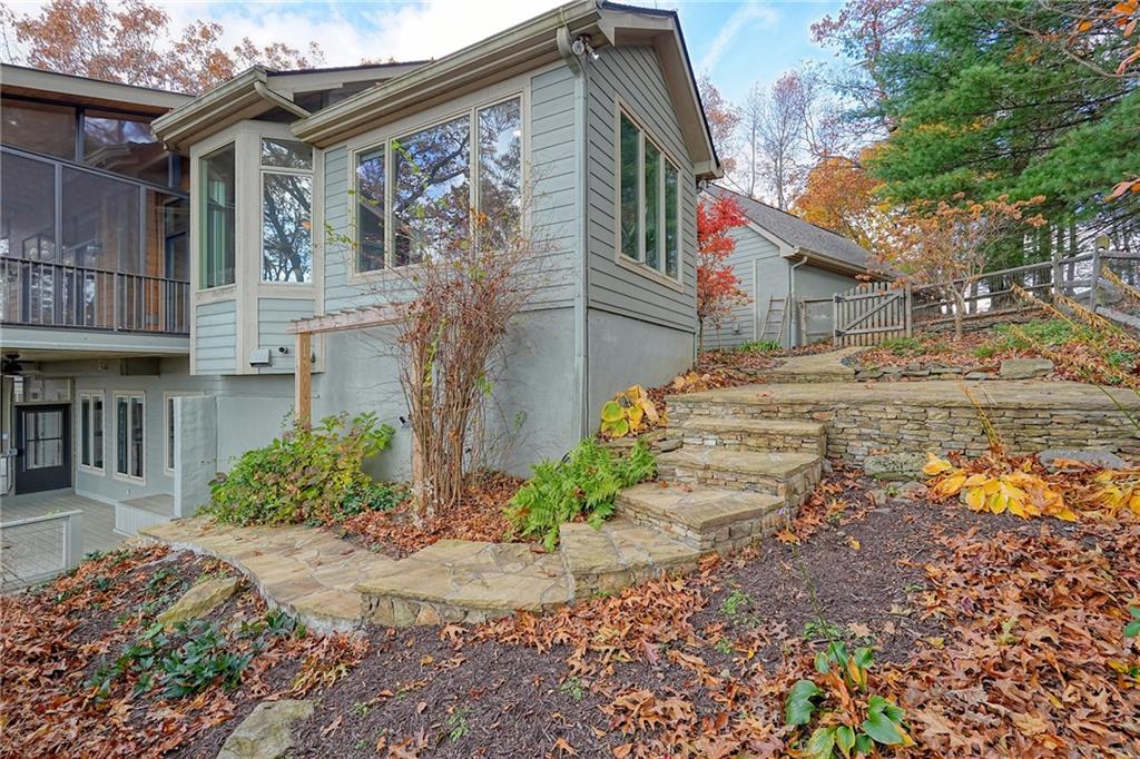 132 Sanderlin Mountain Drive S