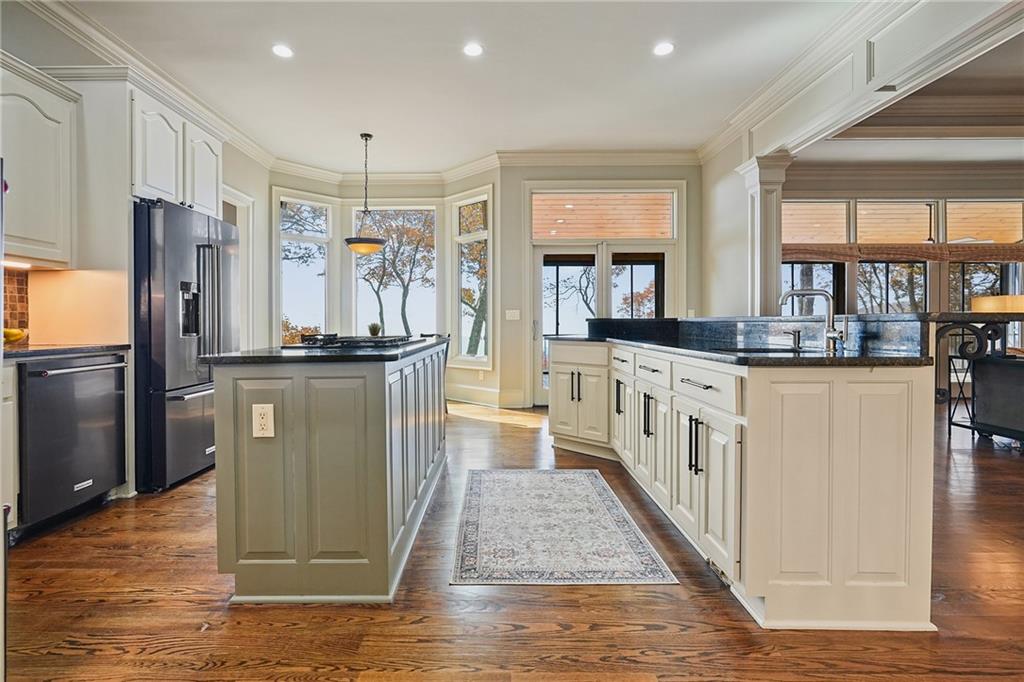 132 Sanderlin Mountain Drive S