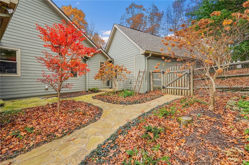 132 Sanderlin Mountain Drive S