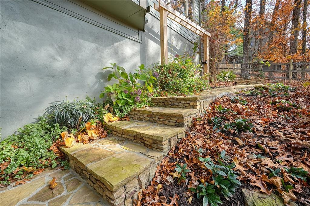 132 Sanderlin Mountain Drive S