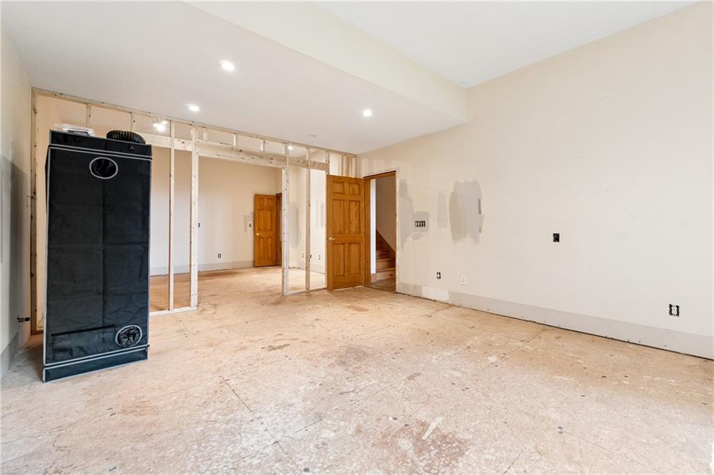 631 Sunset Cliff Drive