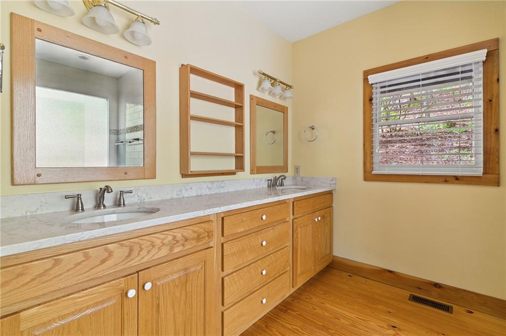 35 Red Oak Point