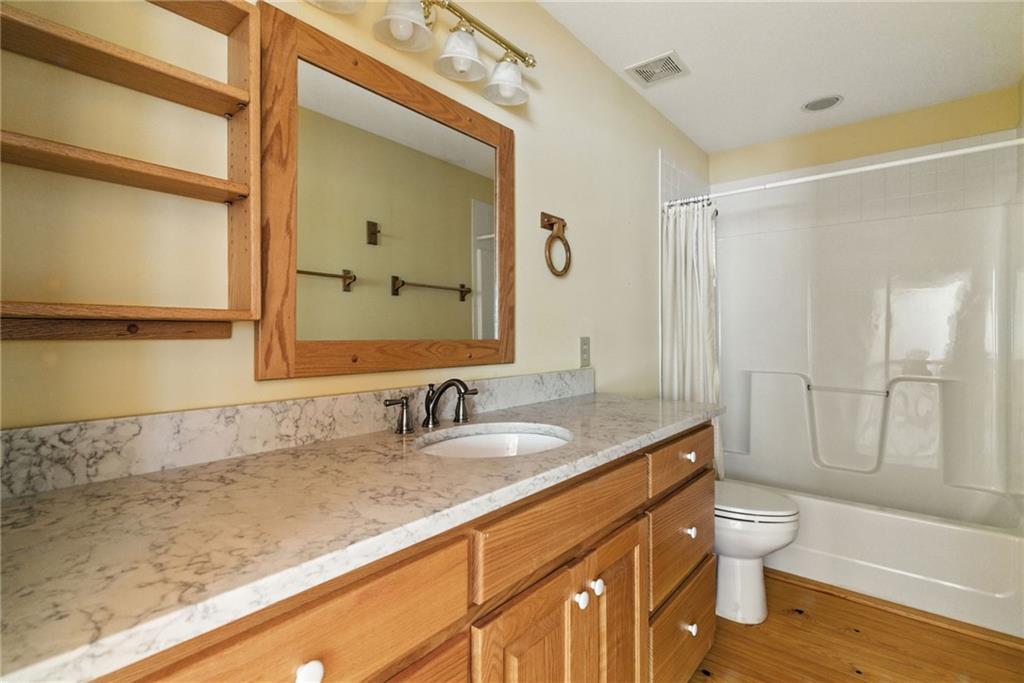35 Red Oak Point