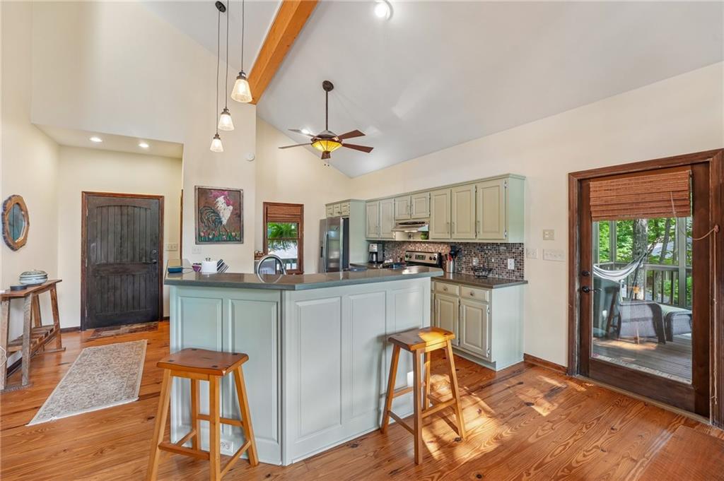 1482 Valley View Drive