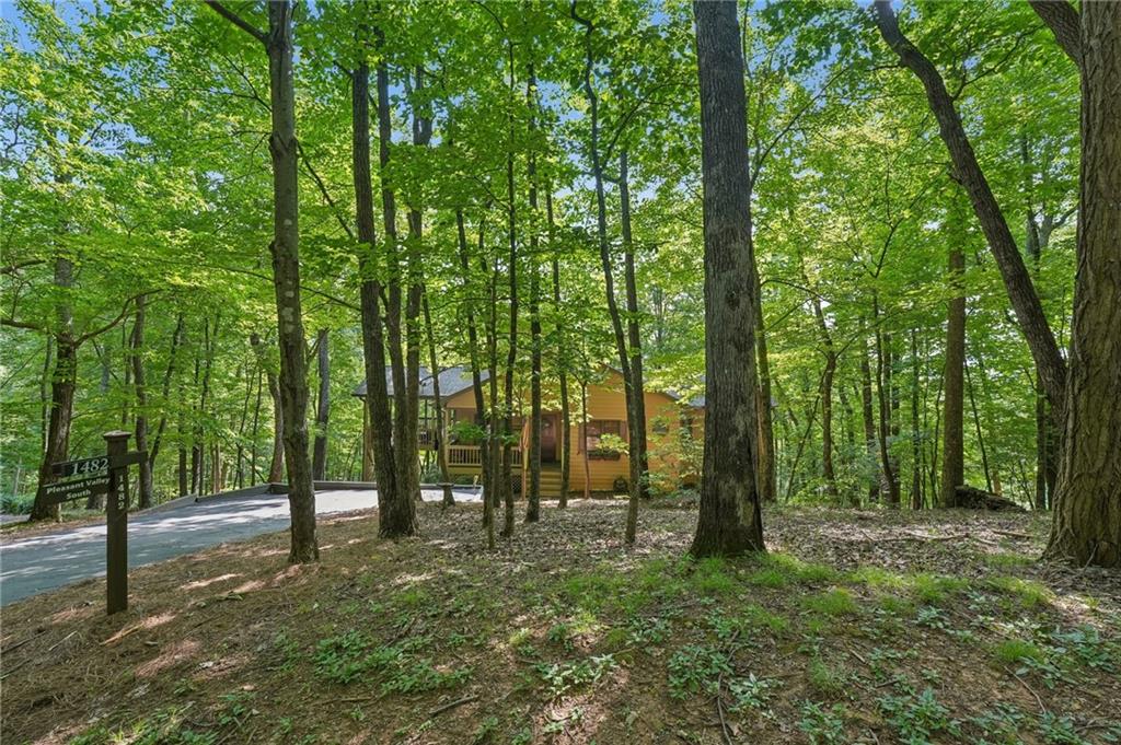 1482 Valley View Drive