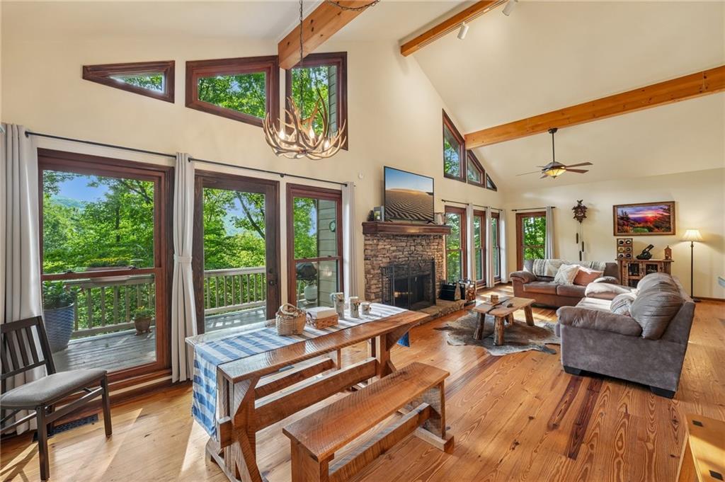 1482 Valley View Drive