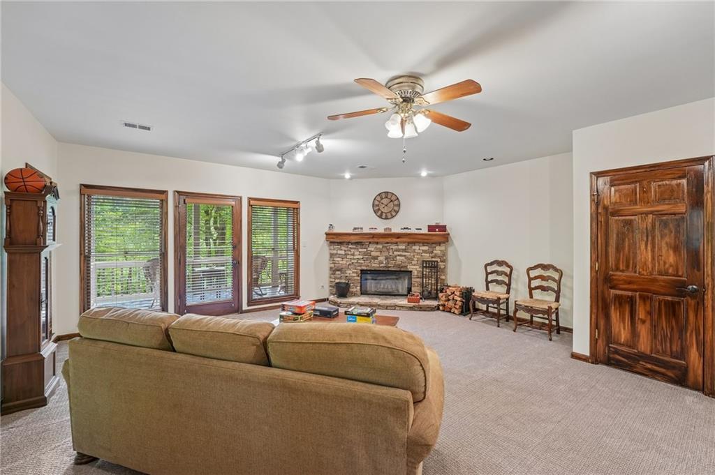 1482 Valley View Drive