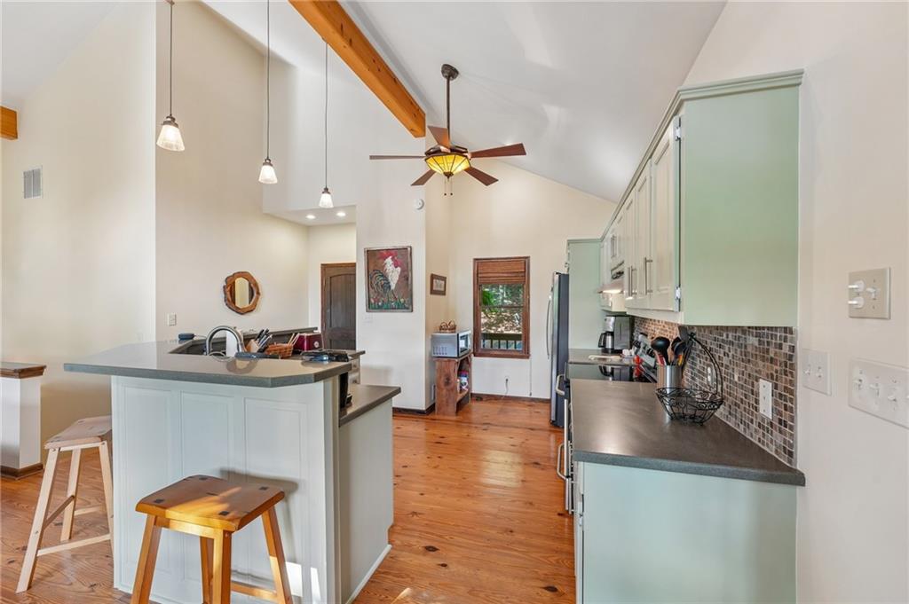 1482 Valley View Drive