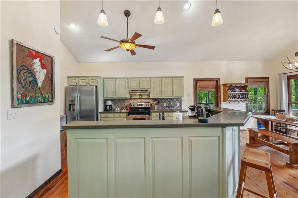 1482 Valley View Drive