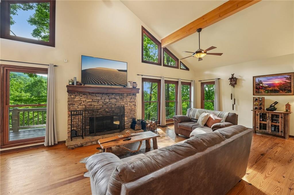 1482 Valley View Drive