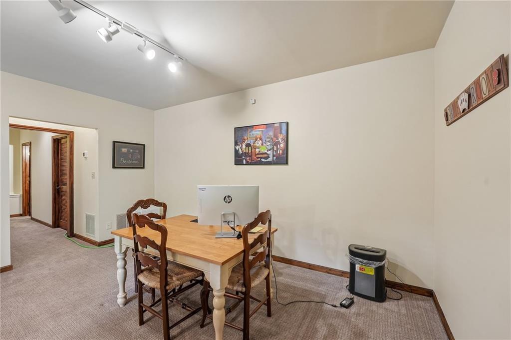1482 Valley View Drive