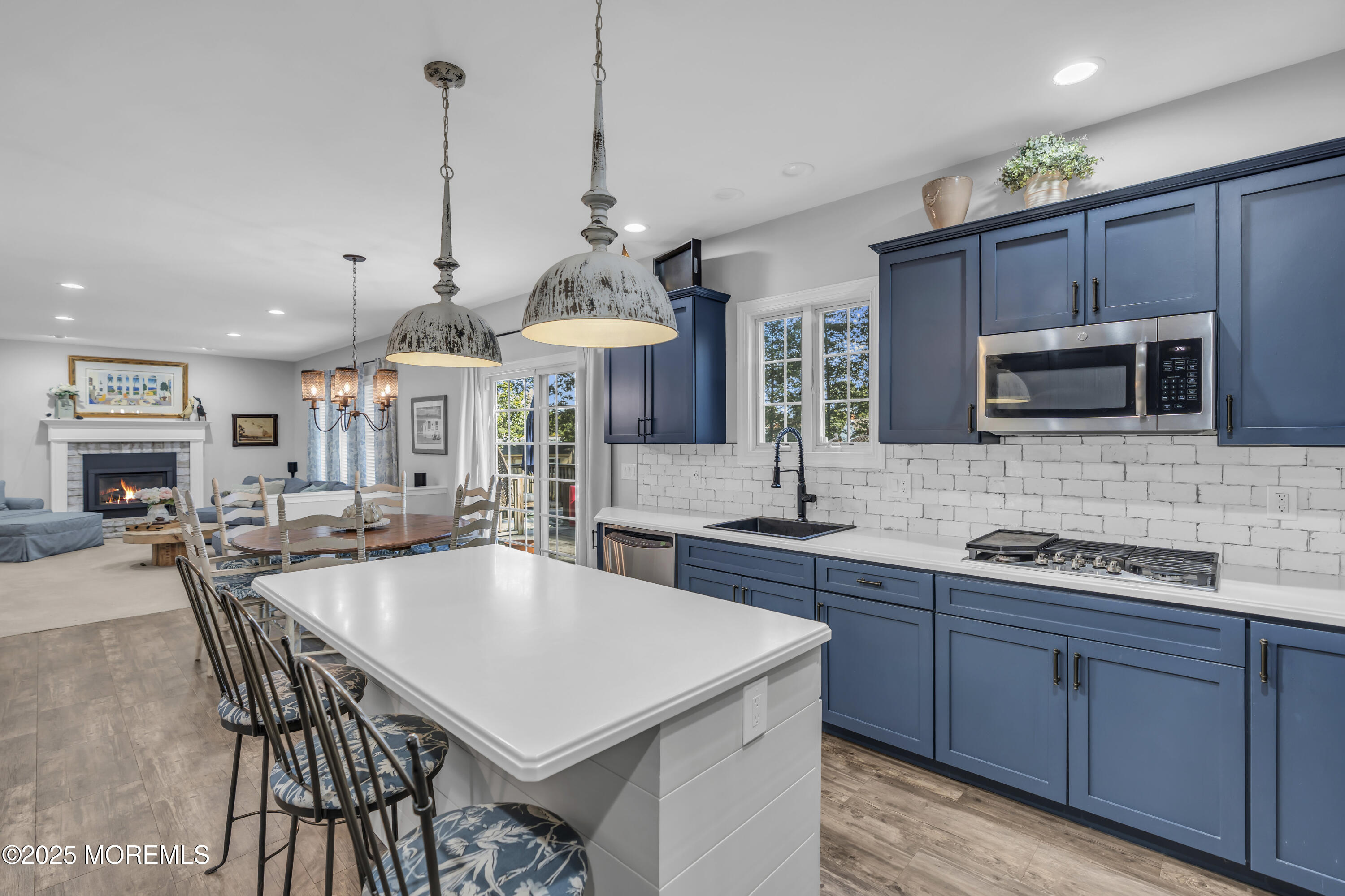 1347 Winter View Road
