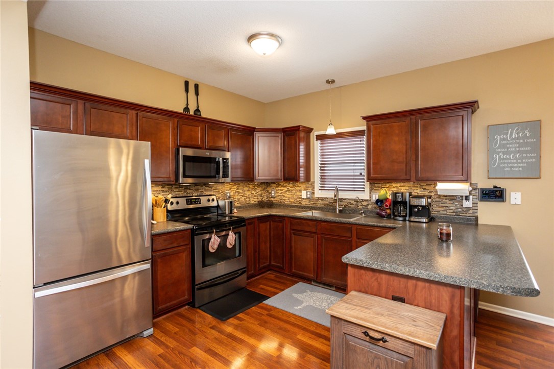 332 NW Driftwood Drive