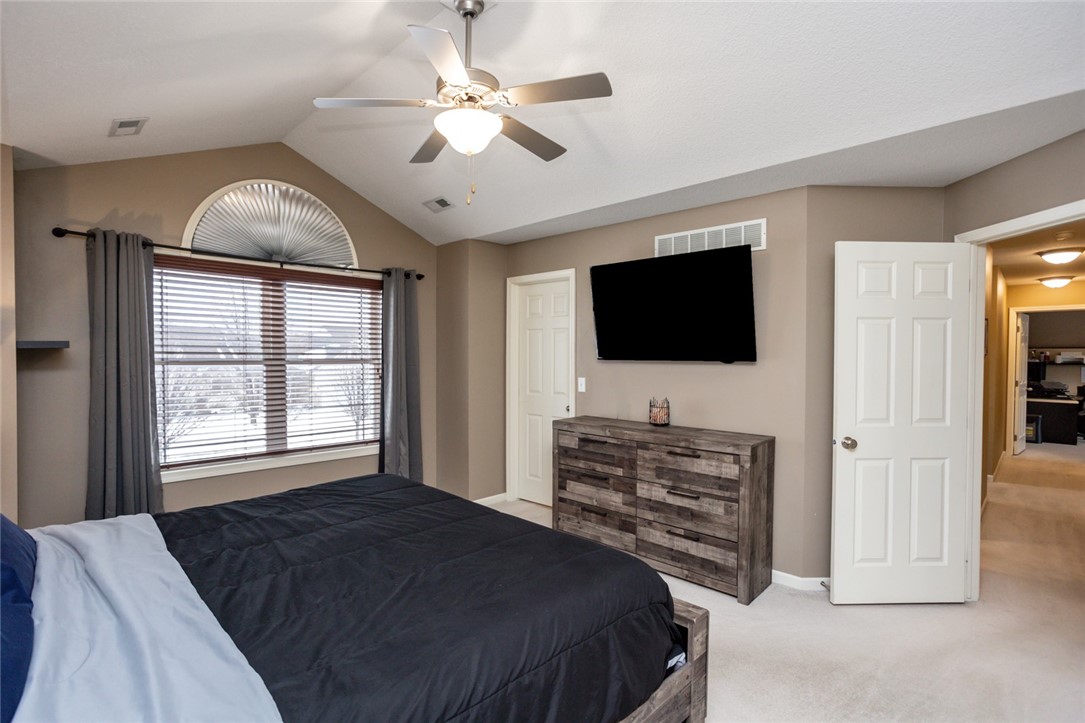 332 NW Driftwood Drive