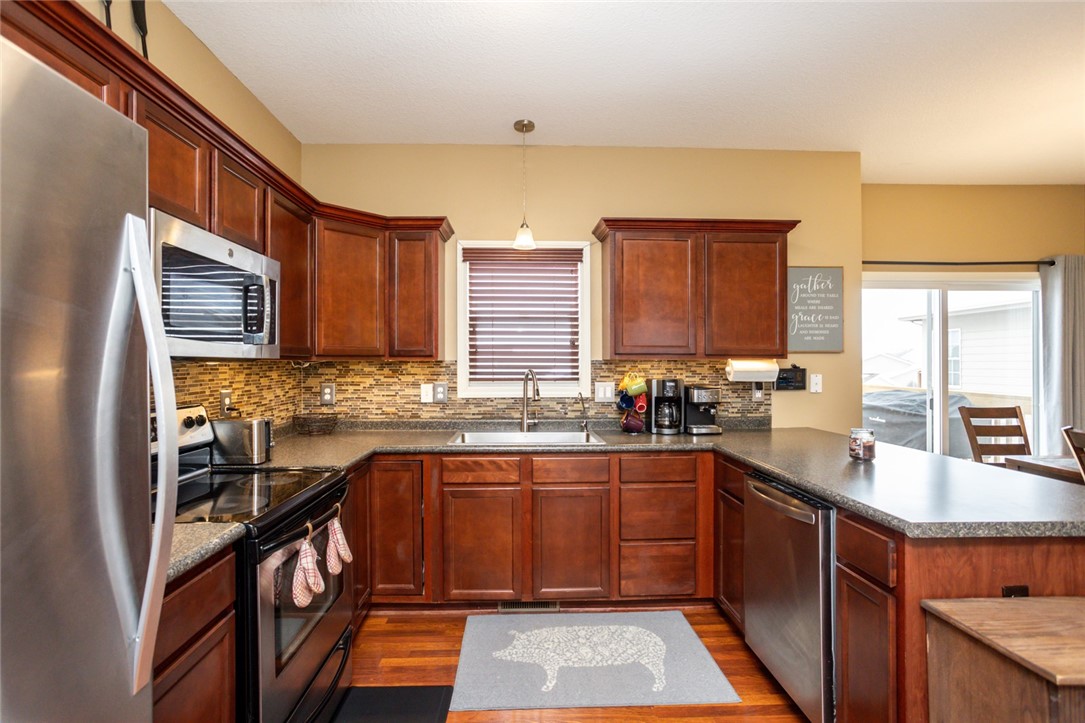 332 NW Driftwood Drive