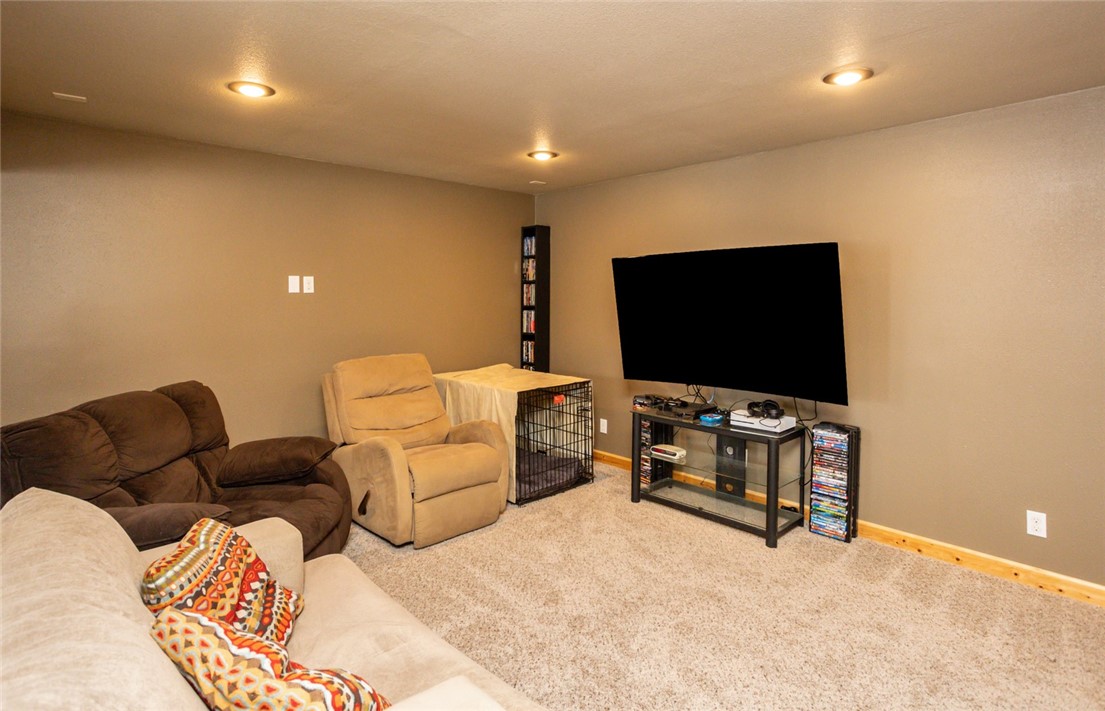 332 NW Driftwood Drive