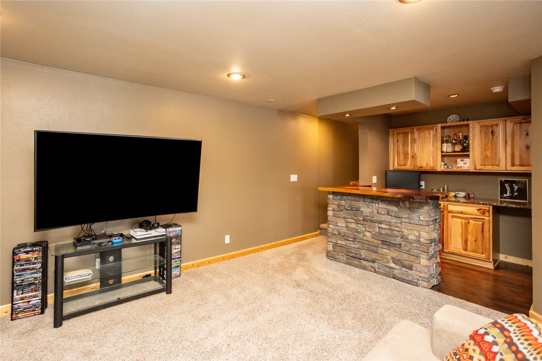 332 NW Driftwood Drive