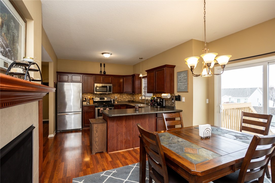 332 NW Driftwood Drive