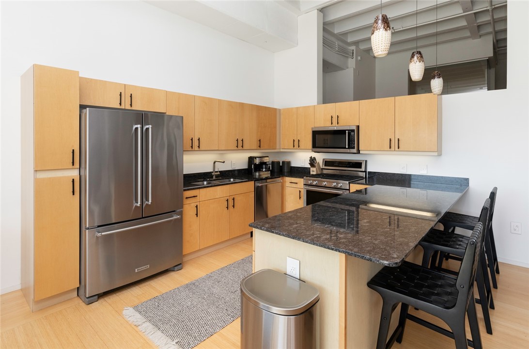 111 10th Street 216