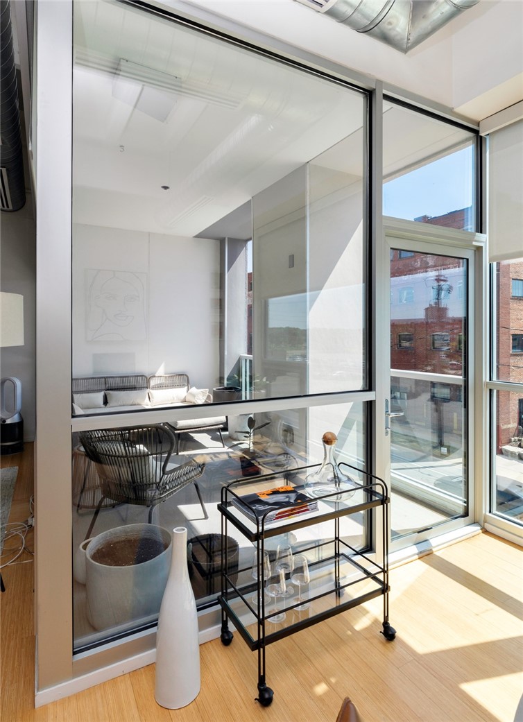 111 10th Street 216