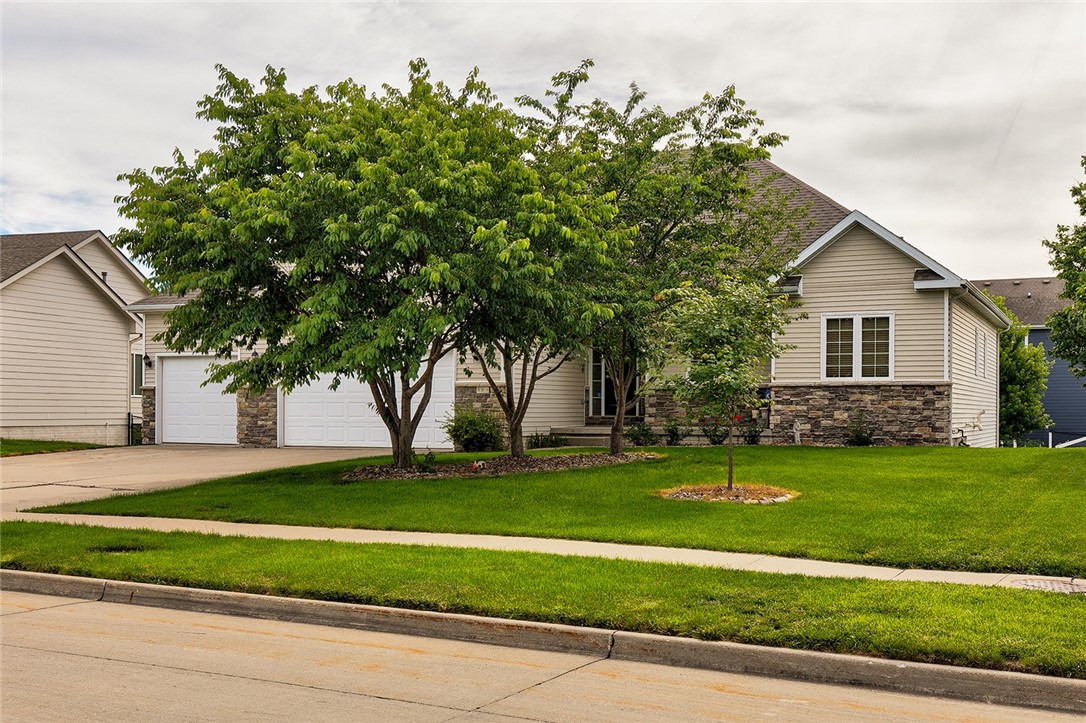 509 NW Watercrest Court