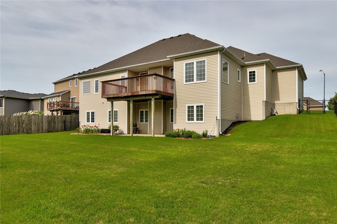 509 NW Watercrest Court