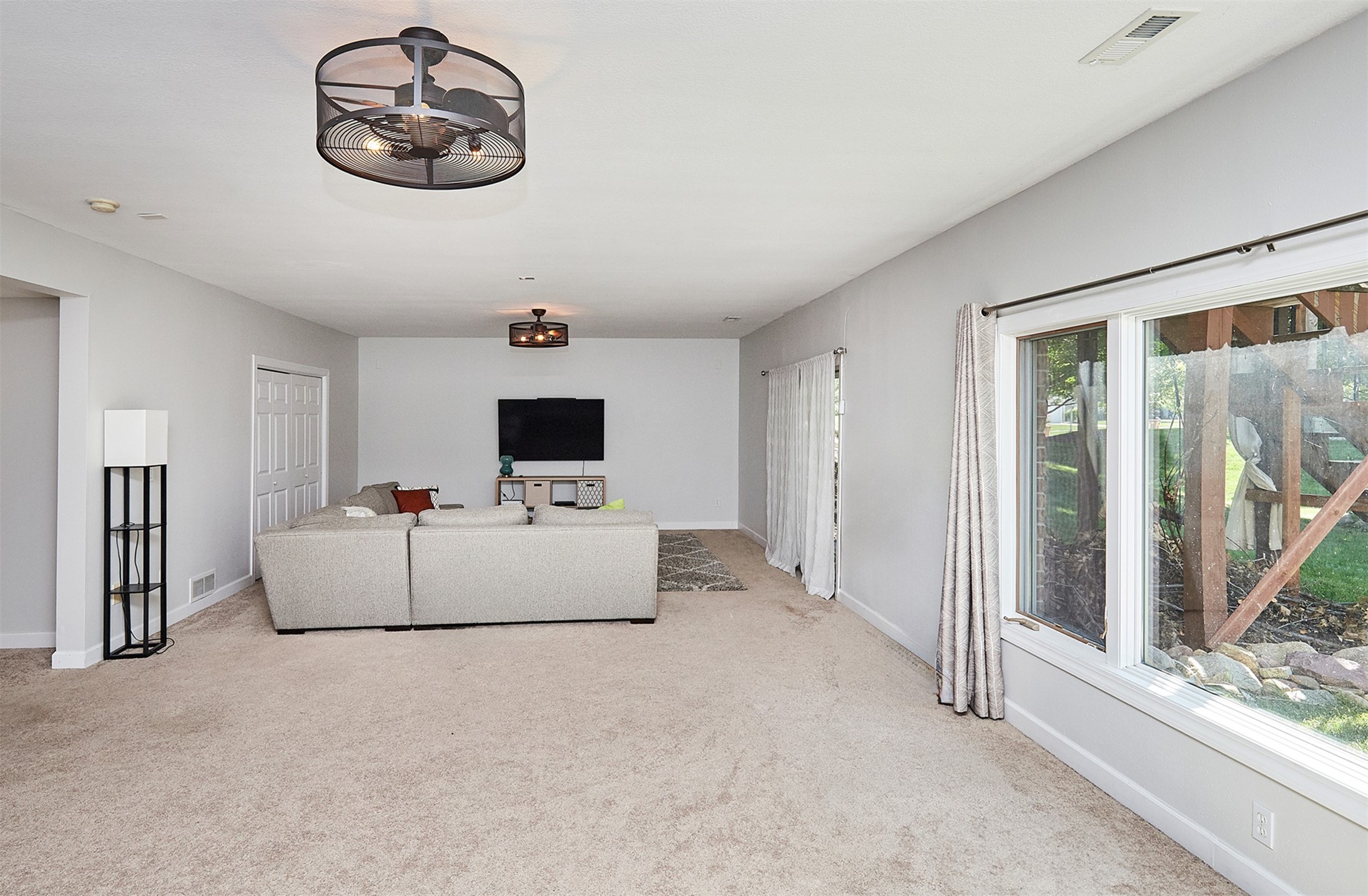9424 Woodland Drive