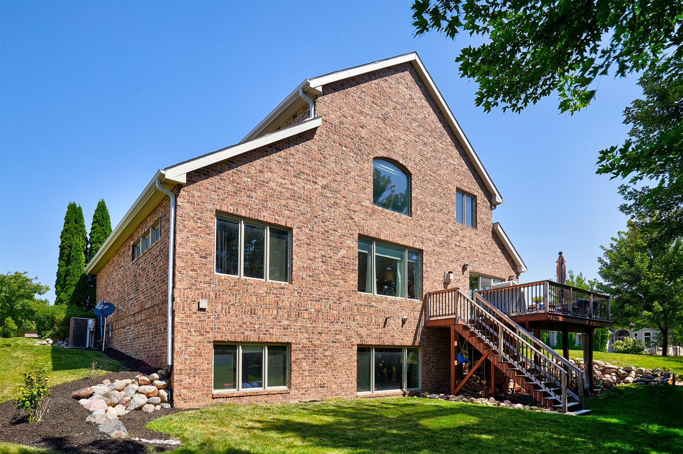 9424 Woodland Drive
