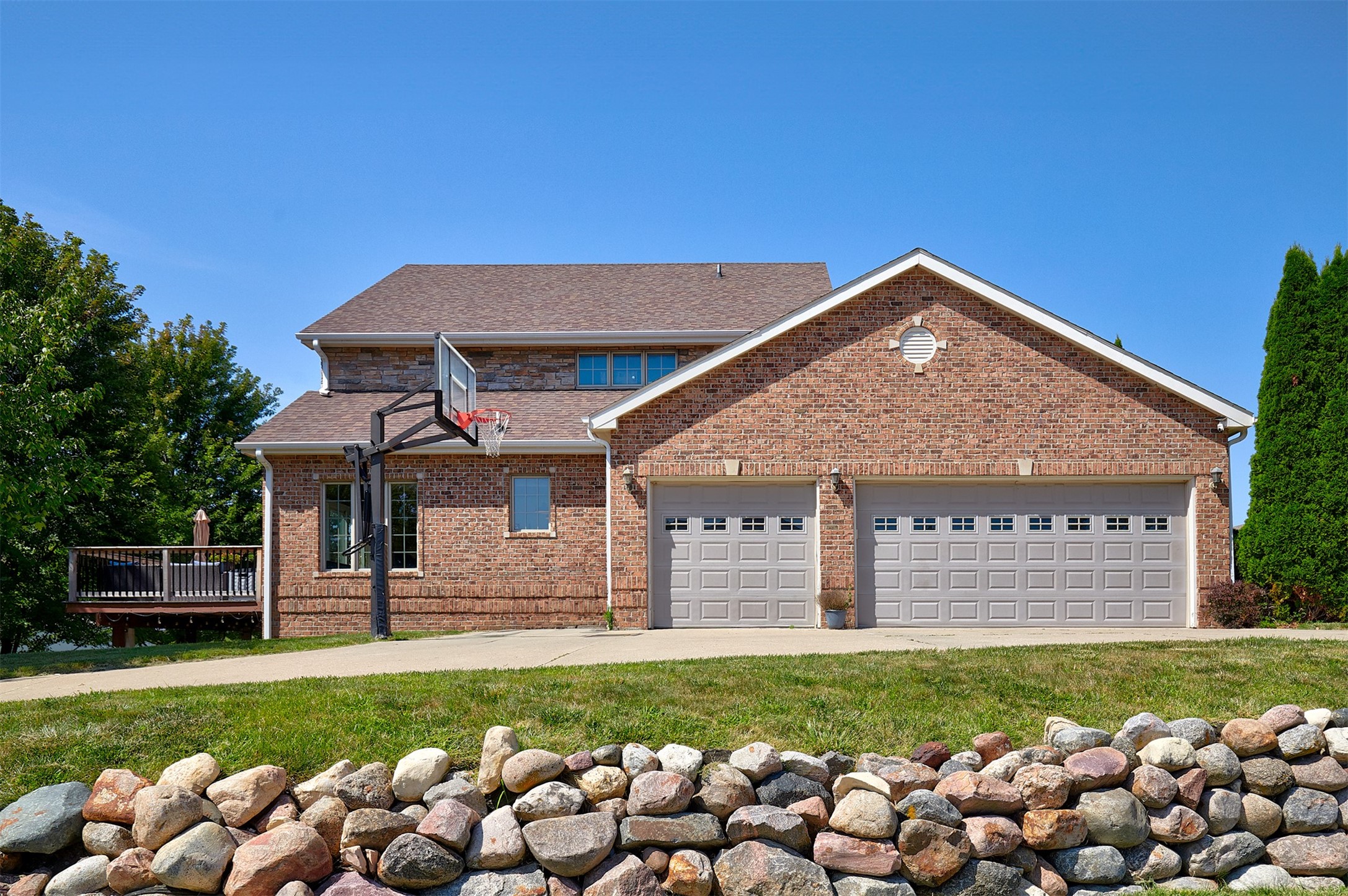 9424 Woodland Drive