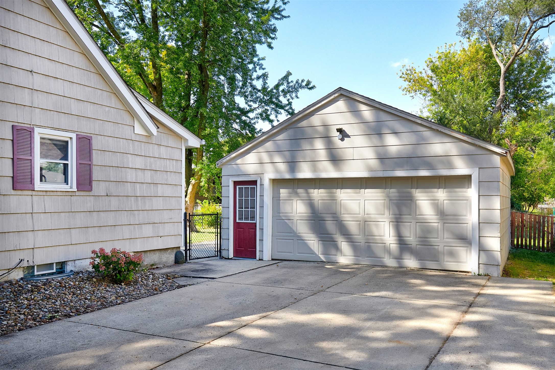 116 SW Des Moines Street