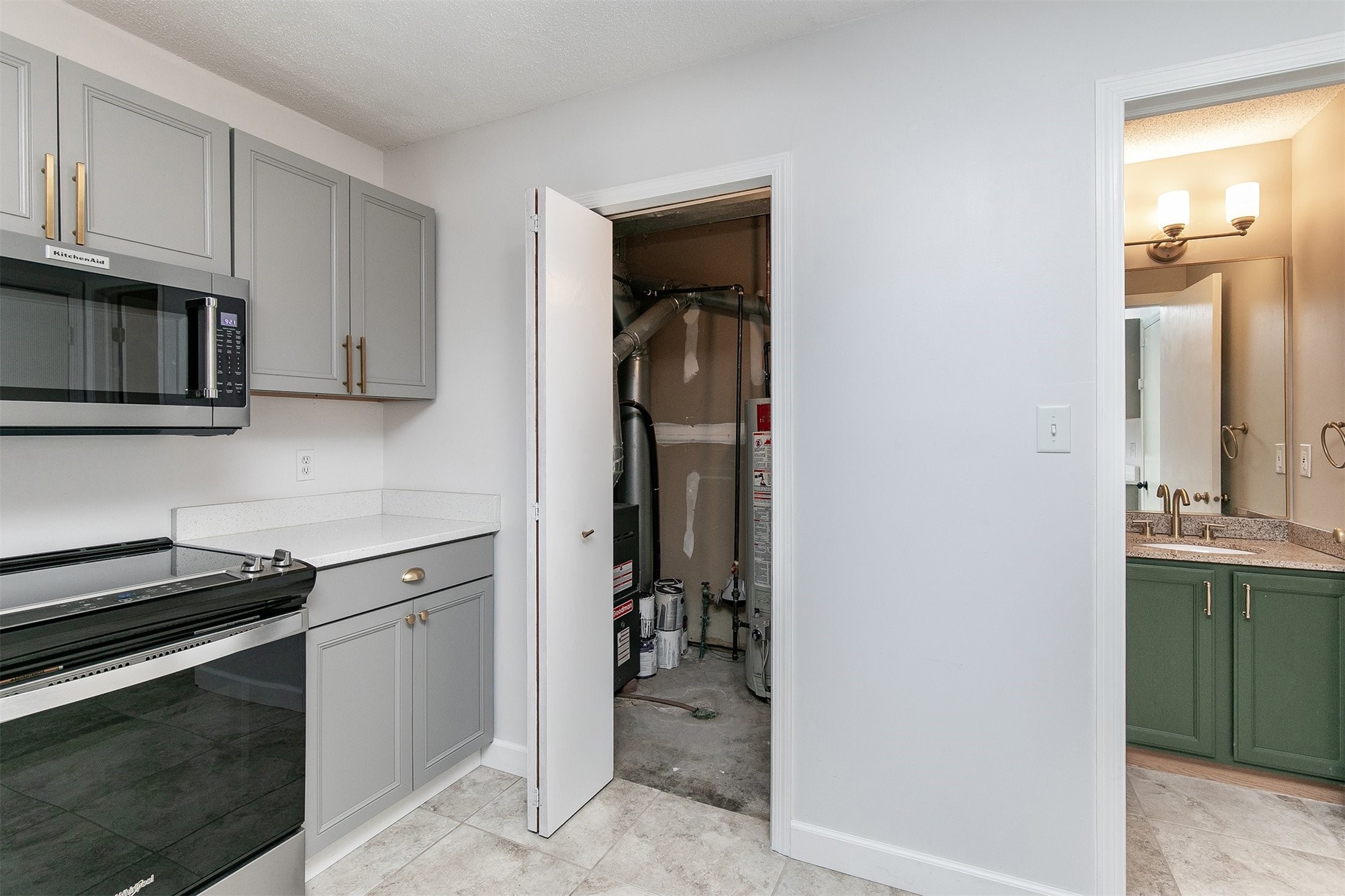 1040 68th Street 3
