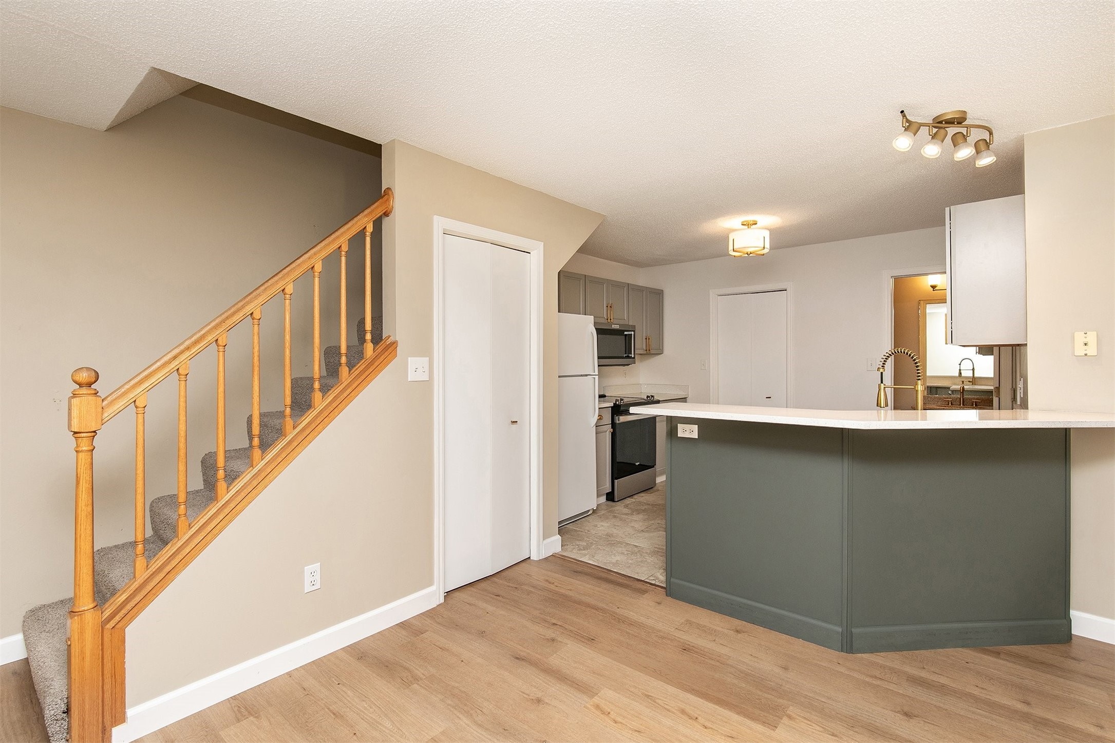 1040 68th Street 3
