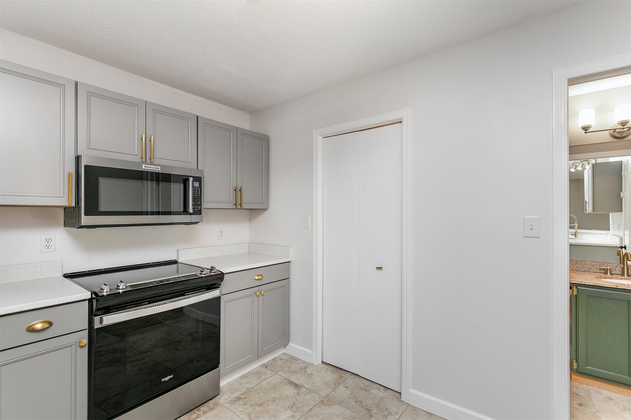 1040 68th Street 3