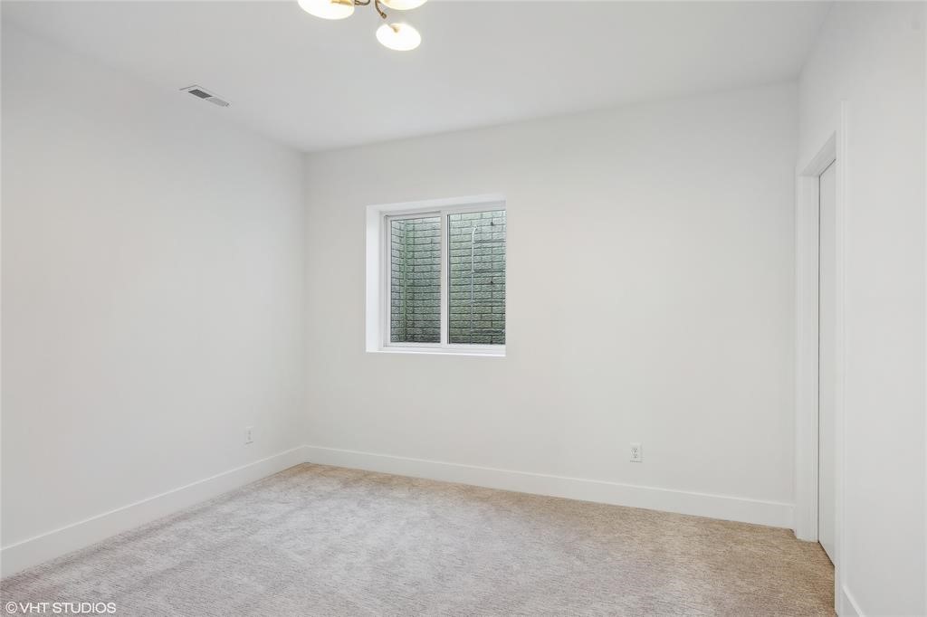 810 NW Prairie Rose Lane