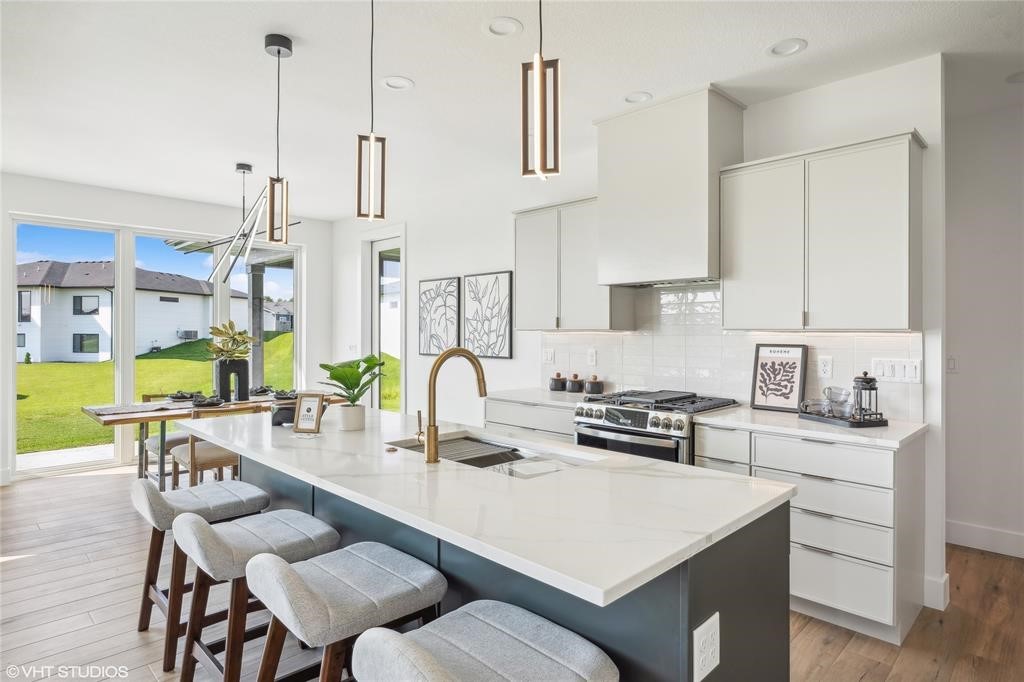 810 NW Prairie Rose Lane