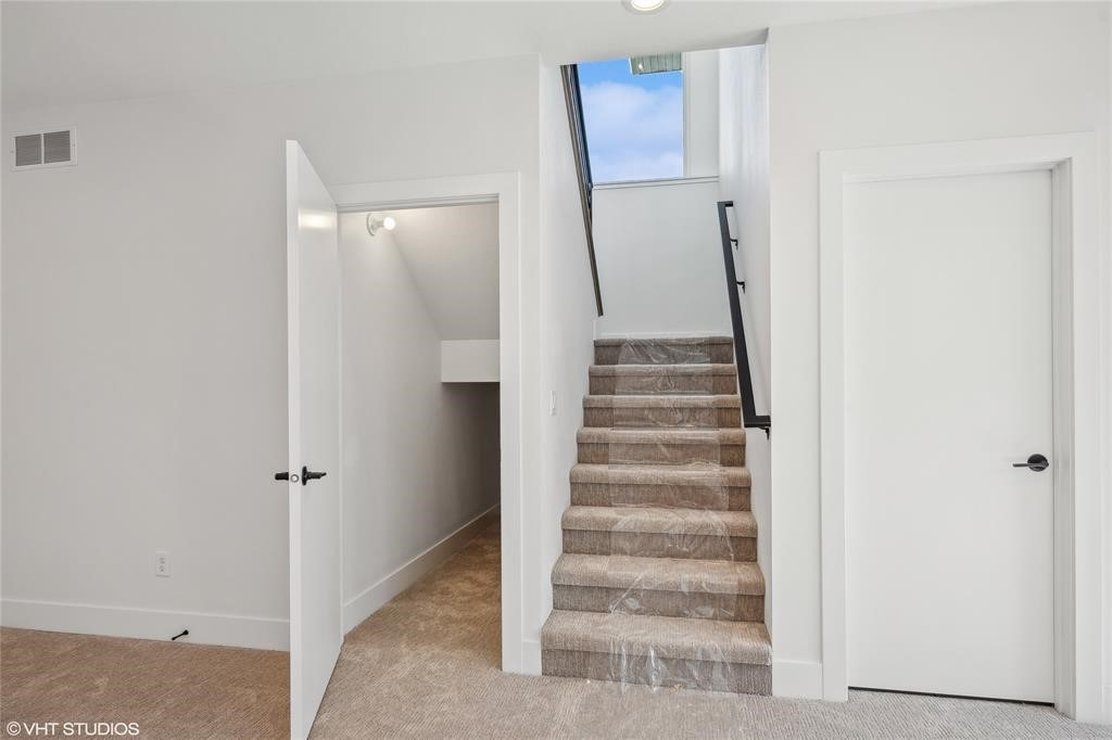 810 NW Prairie Rose Lane