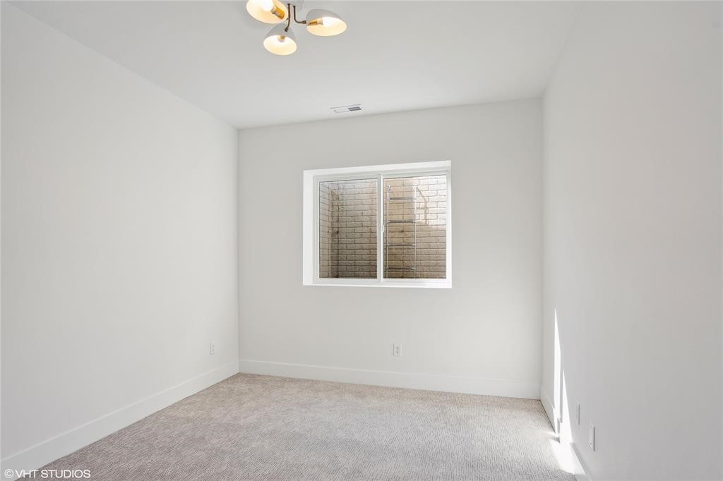 810 NW Prairie Rose Lane